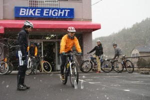 ボトルの間を通る練習。