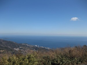 きれいな青空と駿河湾を見ながらの撮影です。